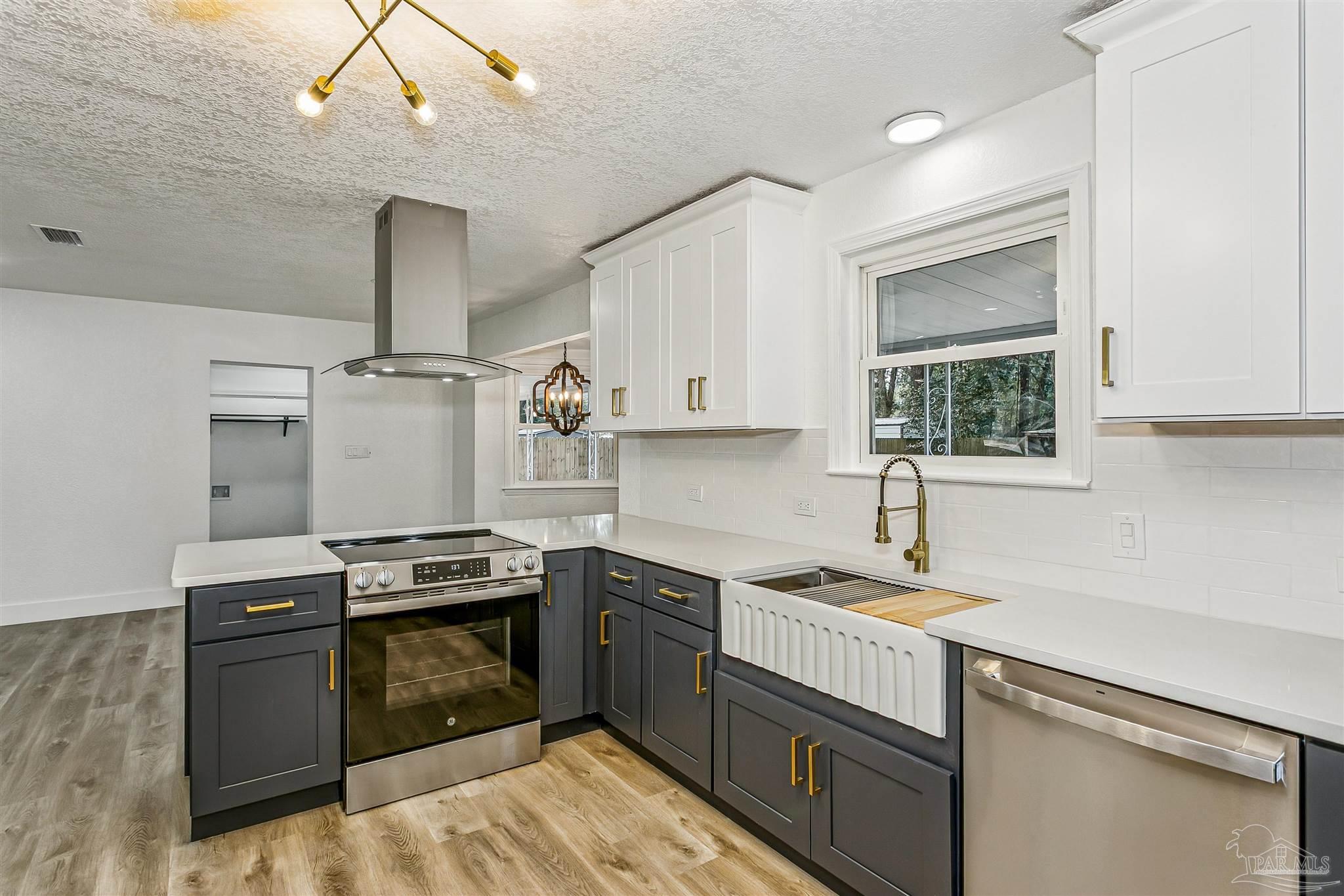 6441 Aspen Street Milton, FL 32570 - Photo 1 of 38