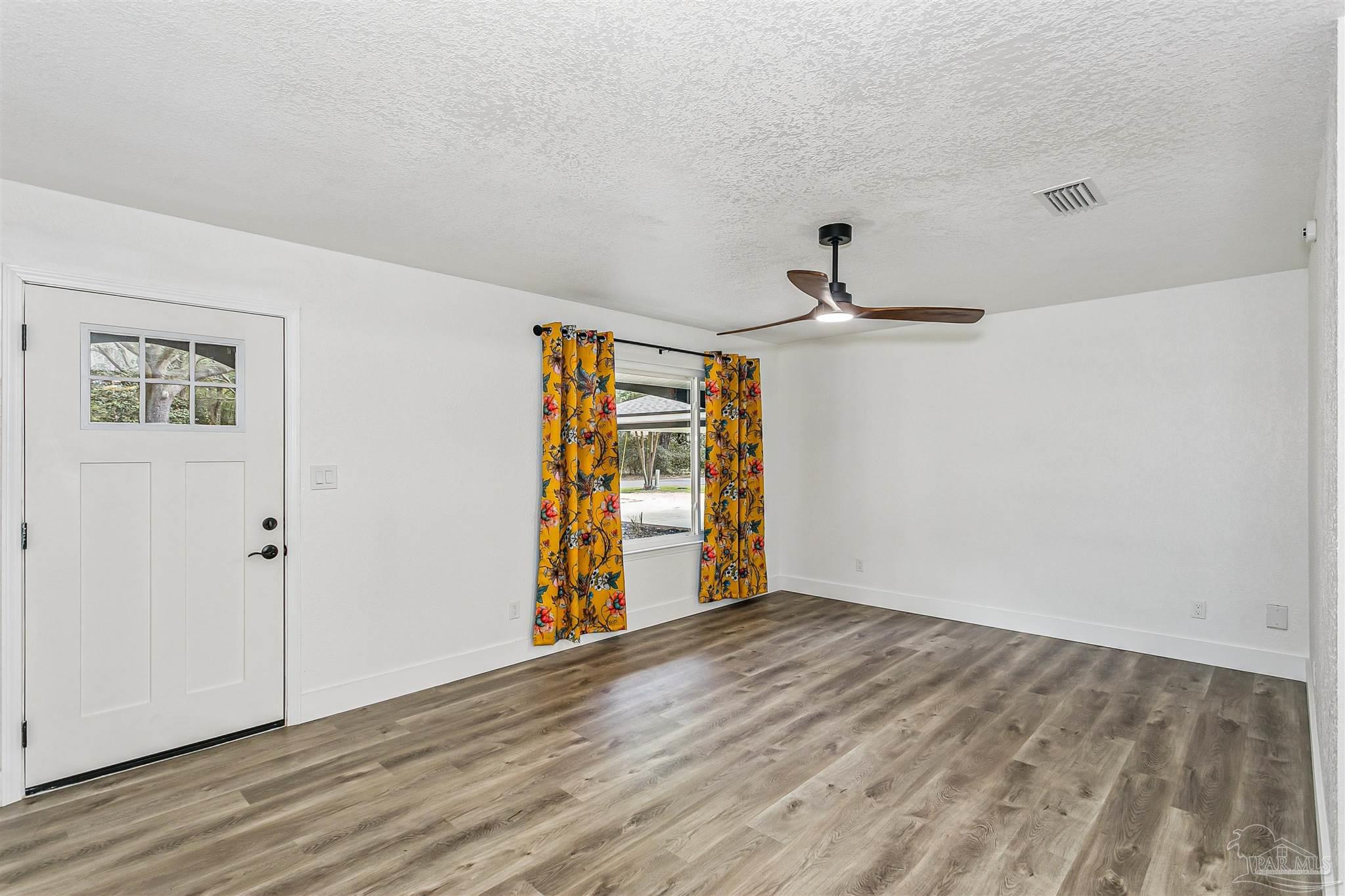 6441 Aspen Street Milton, FL 32570 - Photo 8 of 38