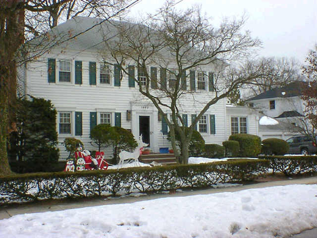 5692 Amboy Road Staten Island, NY 10309 - Photo 1 of 1 Primary Photo