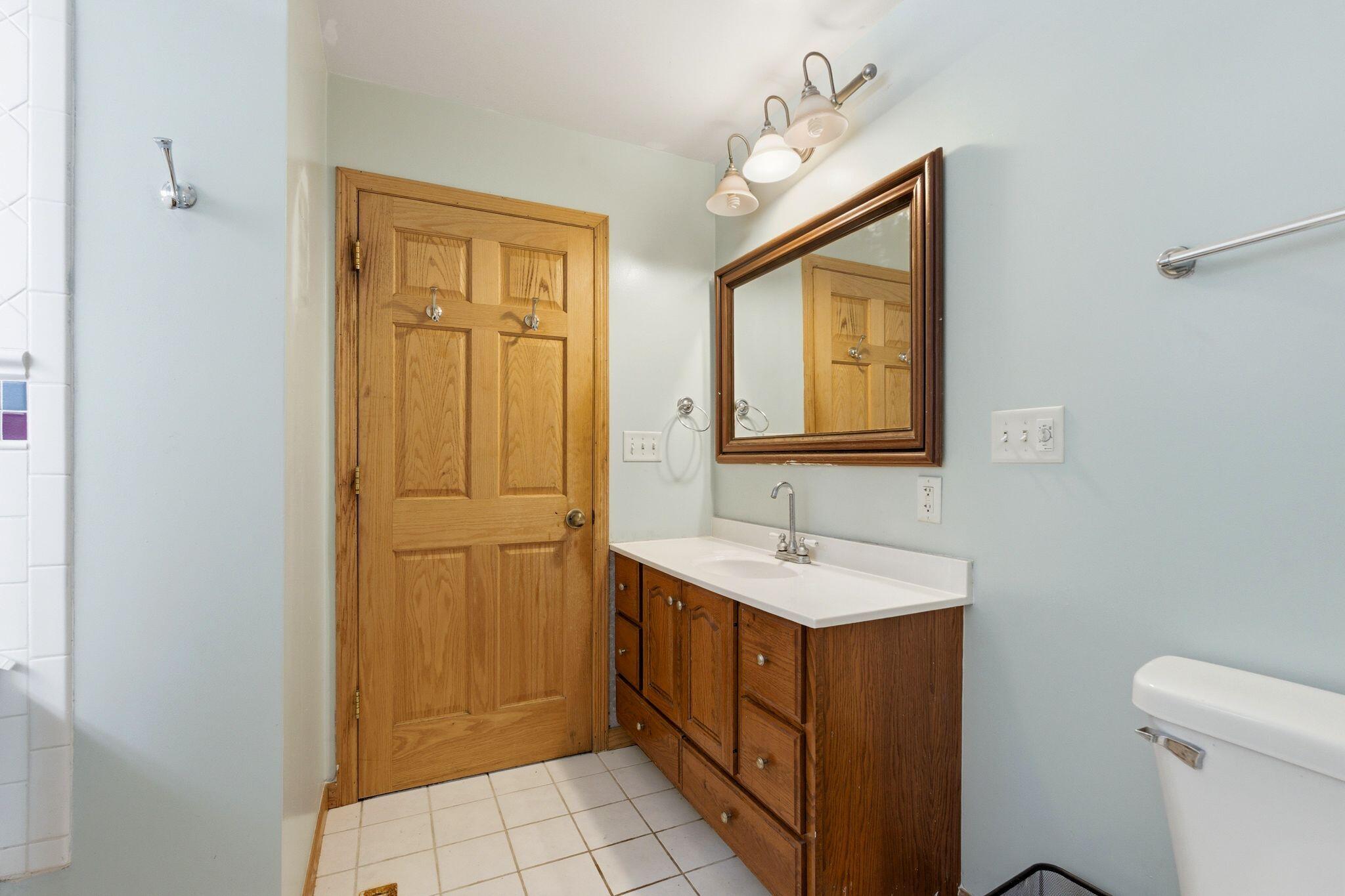 2909 North 55th Street Milwaukee, WI 53210 - Photo 21 of 31 Upstairs Full Bath