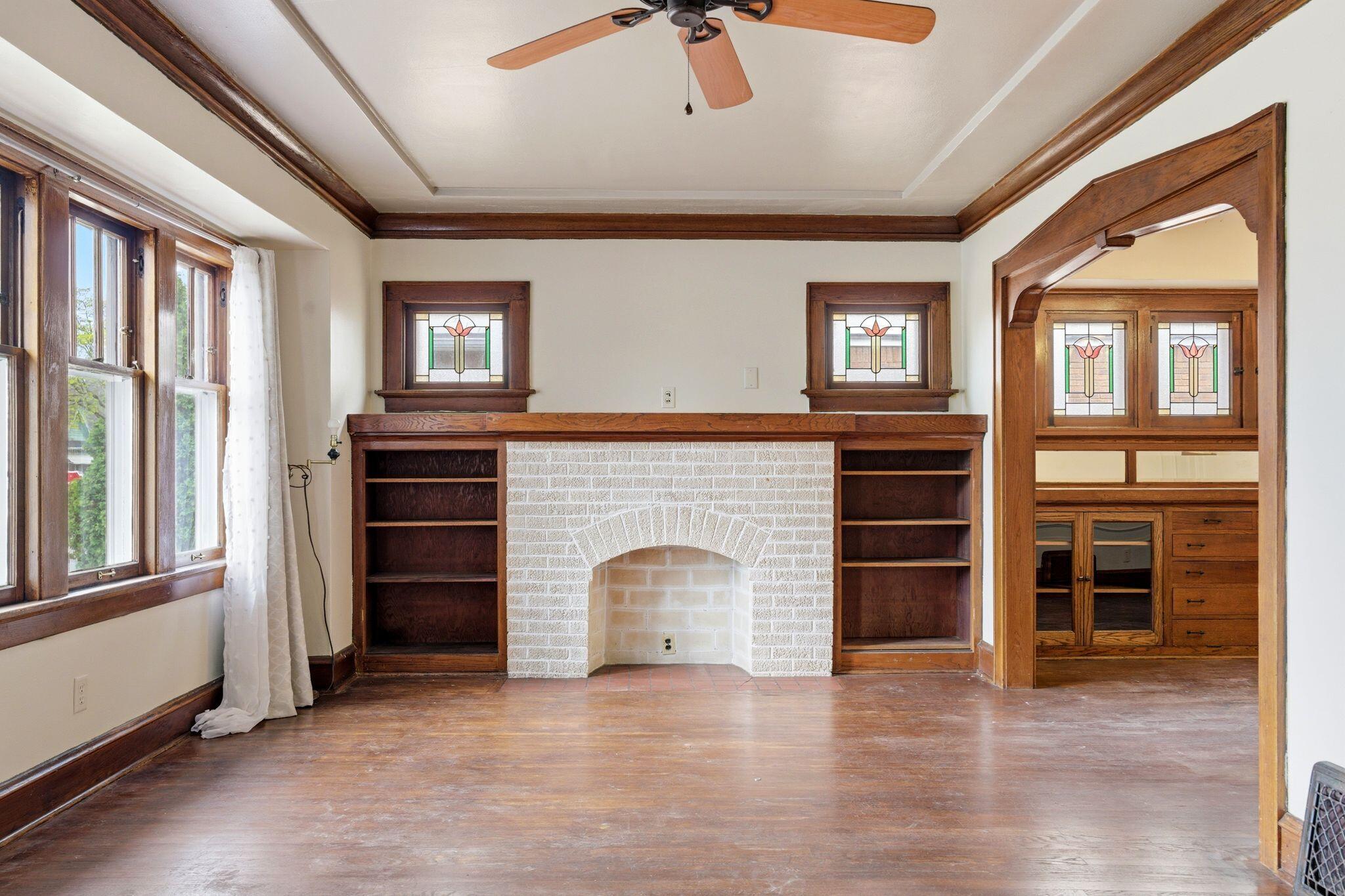 2909 North 55th Street Milwaukee, WI 53210 - Photo 6 of 31 Built Ins