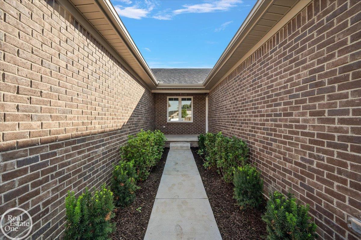 5816 Greenview, Unit #2 Warren, MI 48092 - Photo 5 of 58 Gallery Image 5