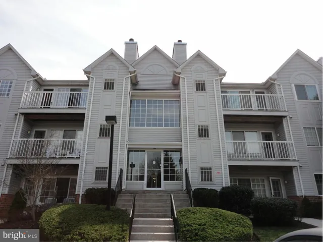 $1,575 | 9 Tintern Court, Unit 302, Lutherville-Timonium, MD 21093