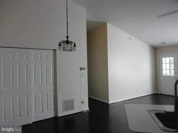 $1,575 | 9 Tintern Court, Unit 302, Lutherville-Timonium, MD 21093