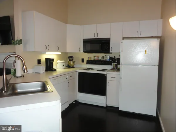 $1,575 | 9 Tintern Court, Unit 302, Lutherville-Timonium, MD 21093