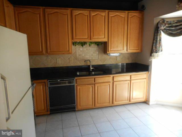 12221 Fletchertown Road Bowie, MD 20720 - Photo 5 of 10 Kitchen