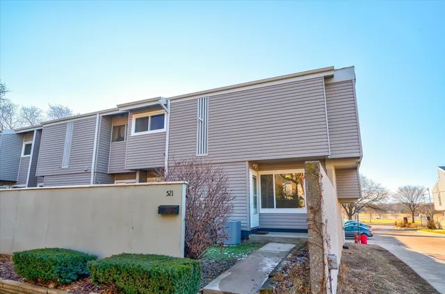 $240,000 | 521 East Bluff, Madison, WI 53704