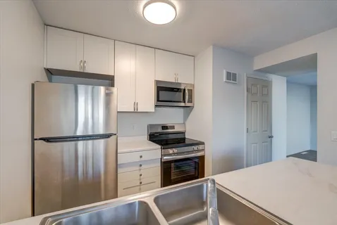 $240,000 | 521 East Bluff, Madison, WI 53704