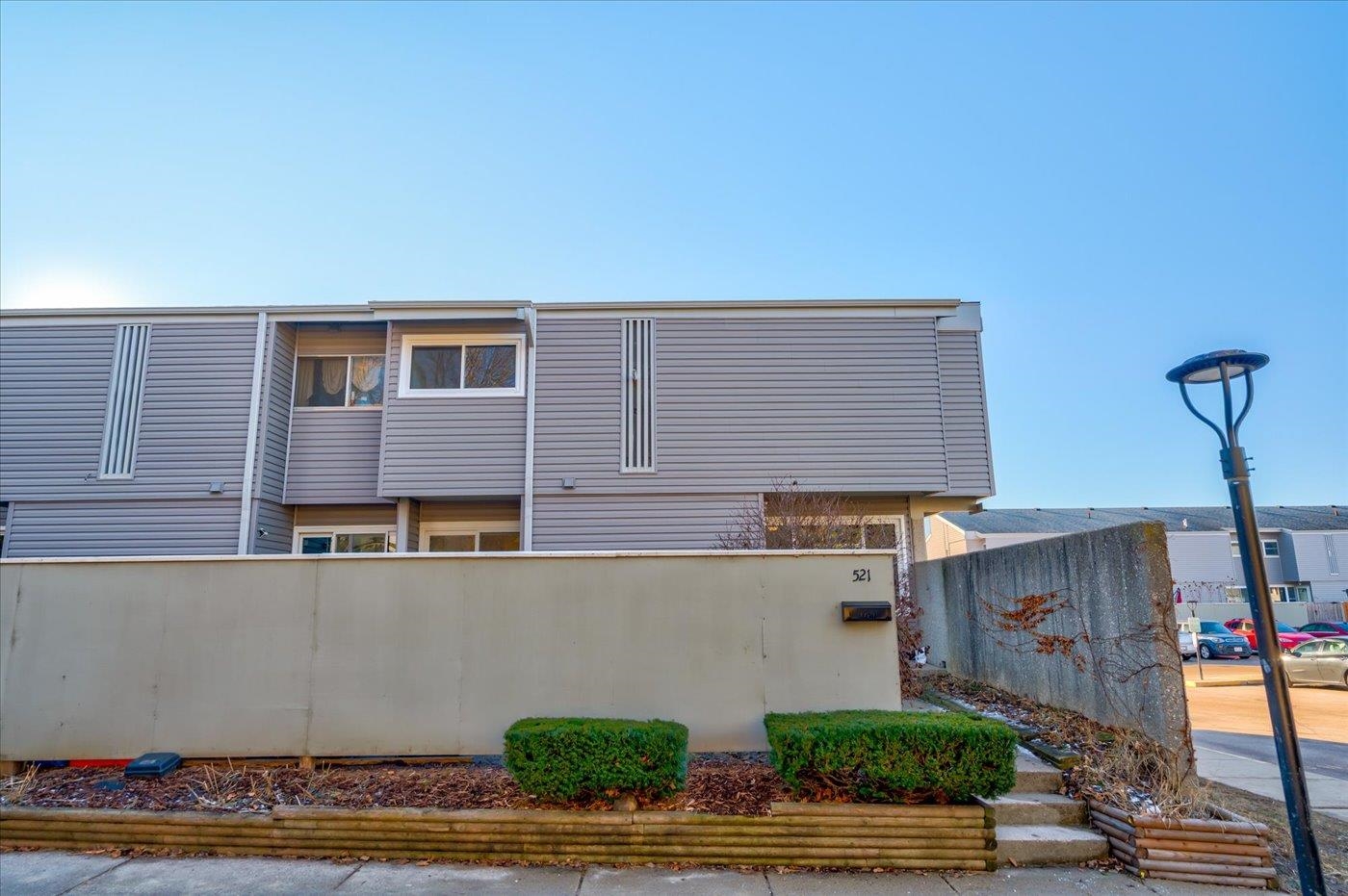 521 East Bluff Madison, WI 53704 - Photo 3 of 44