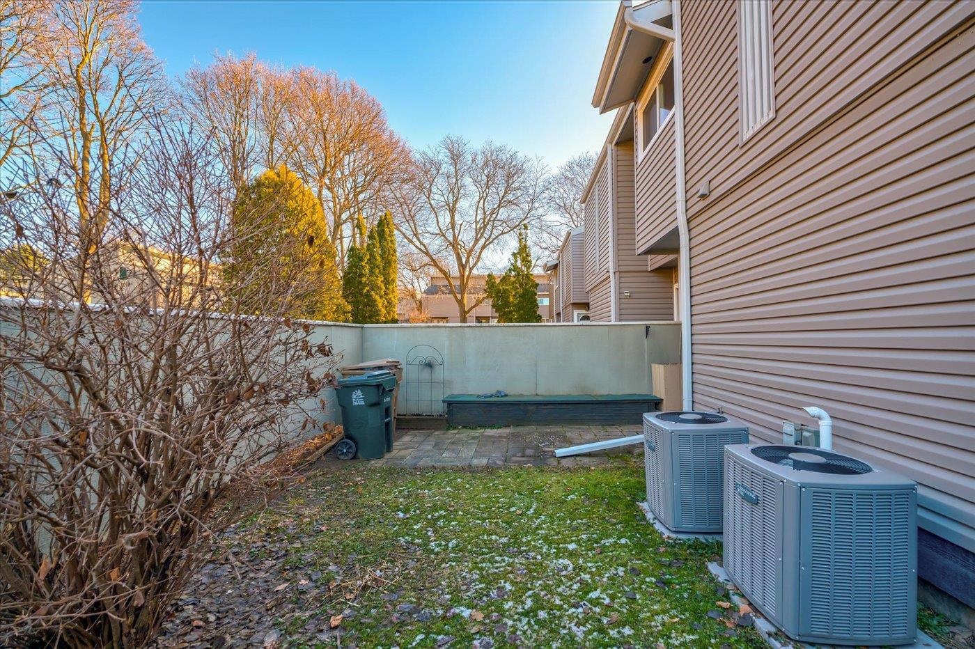 521 East Bluff Madison, WI 53704 - Photo 6 of 44