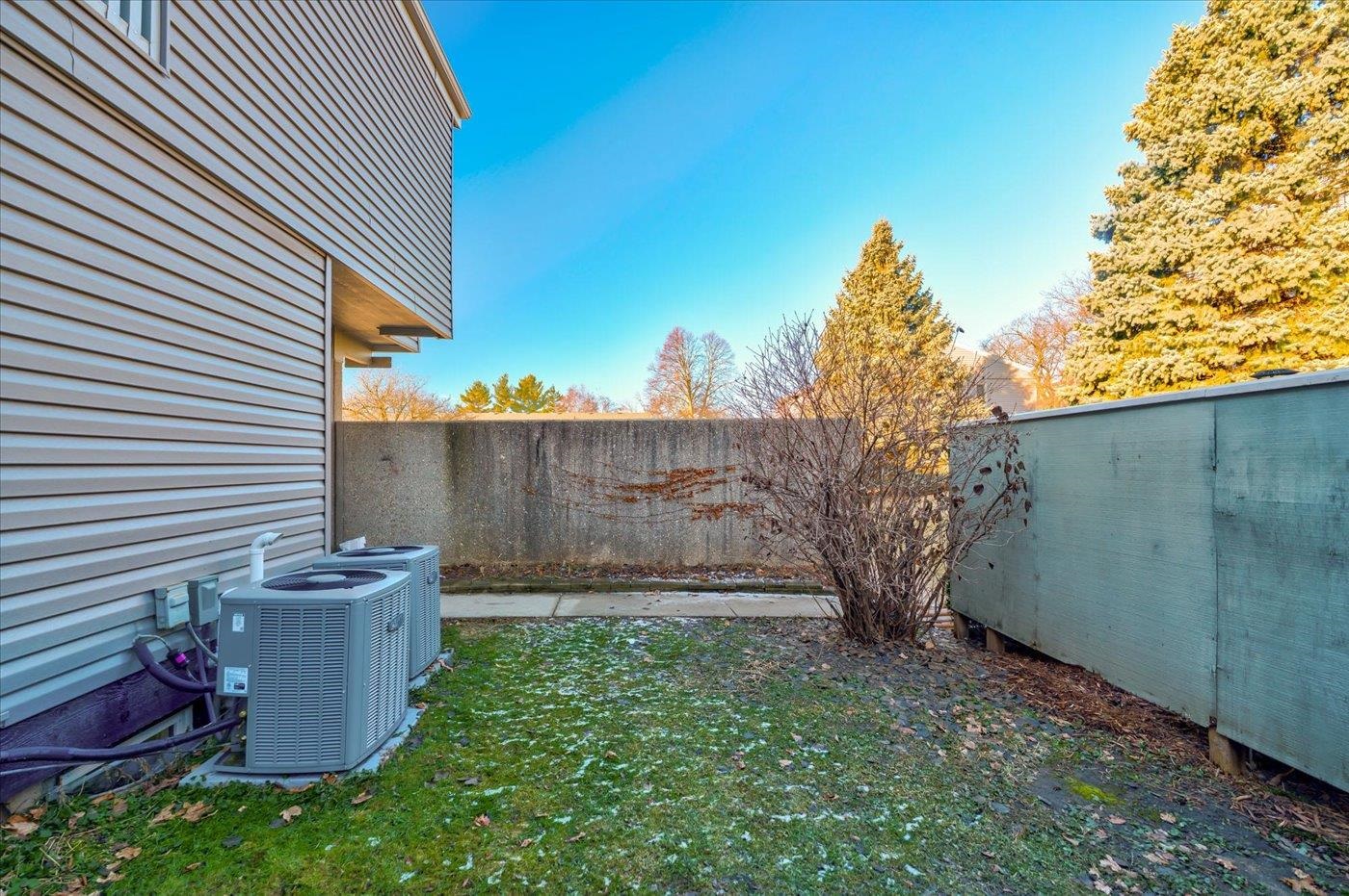 521 East Bluff Madison, WI 53704 - Photo 9 of 44