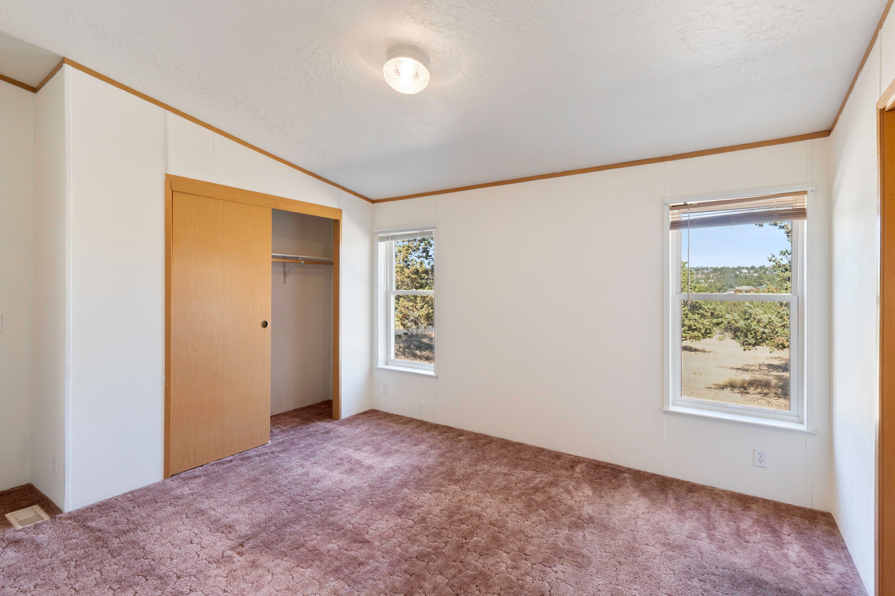 14045 Southwest Ridge Place Terrebonne, OR 97760 - Photo 13 of 27 14045 SW Ridge Pl -19
