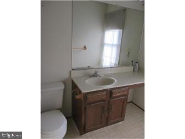 34 Glasgow Road Williamstown, NJ 08094 - Photo 14 of 21 Bathroom