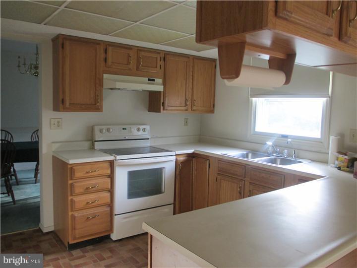 34 Glasgow Road Williamstown, NJ 08094 - Photo 3 of 21 Kitchen