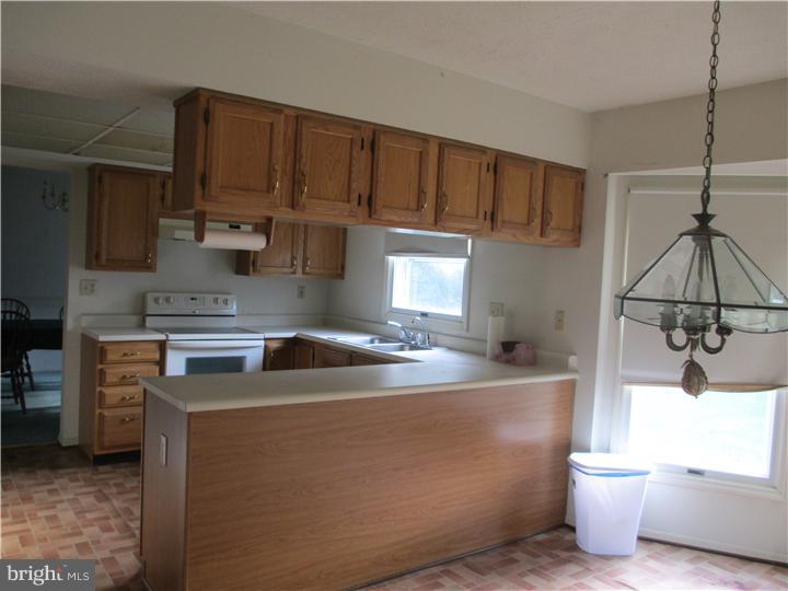 34 Glasgow Road Williamstown, NJ 08094 - Photo 4 of 21 Kitchen