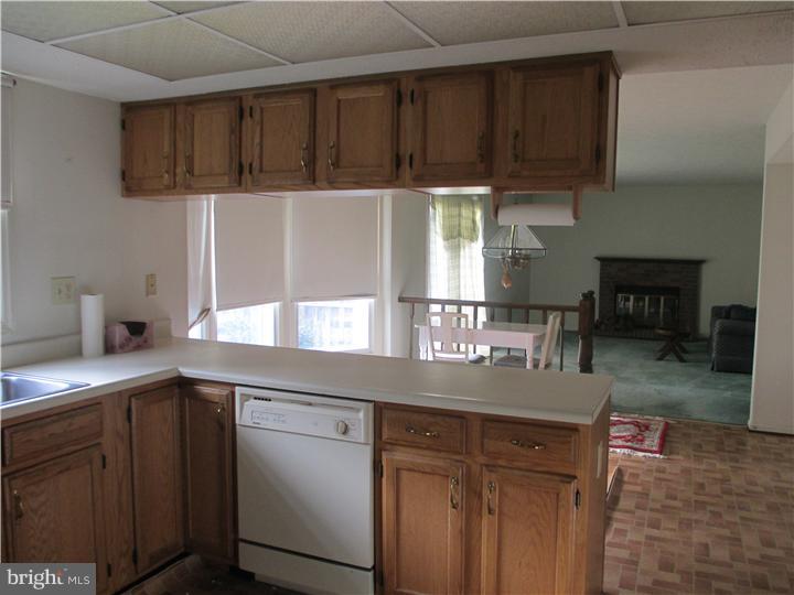 34 Glasgow Road Williamstown, NJ 08094 - Photo 6 of 21 Kitchen