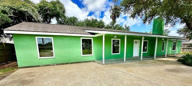 505 16th Street Port O'Connor, TX 77982 - Photo 1 of 17