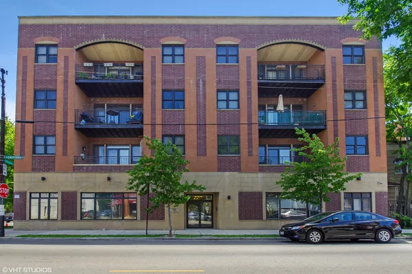 $2,850 | 3025 North California Avenue, Unit 1SW, Chicago, IL 60618