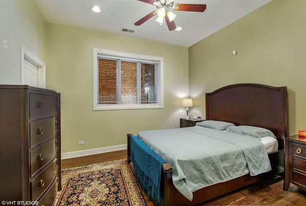 $2,850 | 3025 North California Avenue, Unit 1SW, Chicago, IL 60618