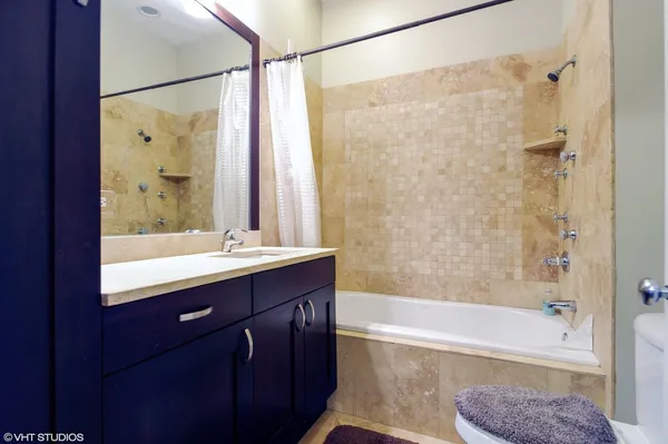 $2,850 | 3025 North California Avenue, Unit 1SW, Chicago, IL 60618