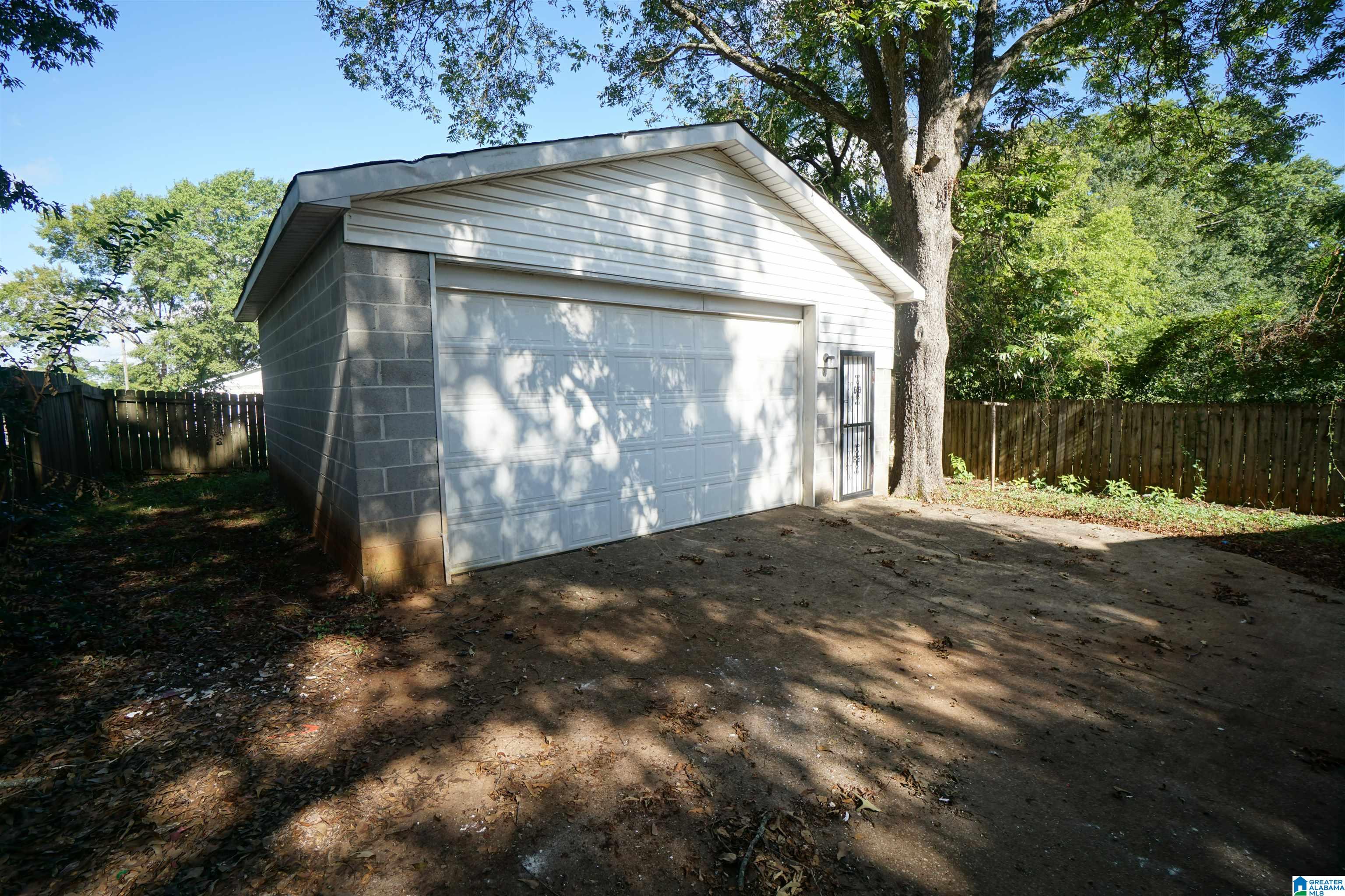 1688 18th Way Southwest Birmingham, AL 35211 - Photo 36 of 37