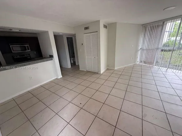 $1,800 | 6995 Northwest 186th Street, Unit E101, Hialeah, FL 33015