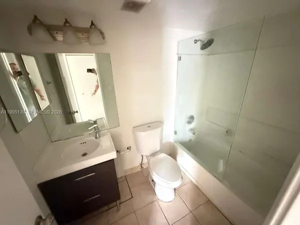 $1,800 | 6995 Northwest 186th Street, Unit E101, Hialeah, FL 33015