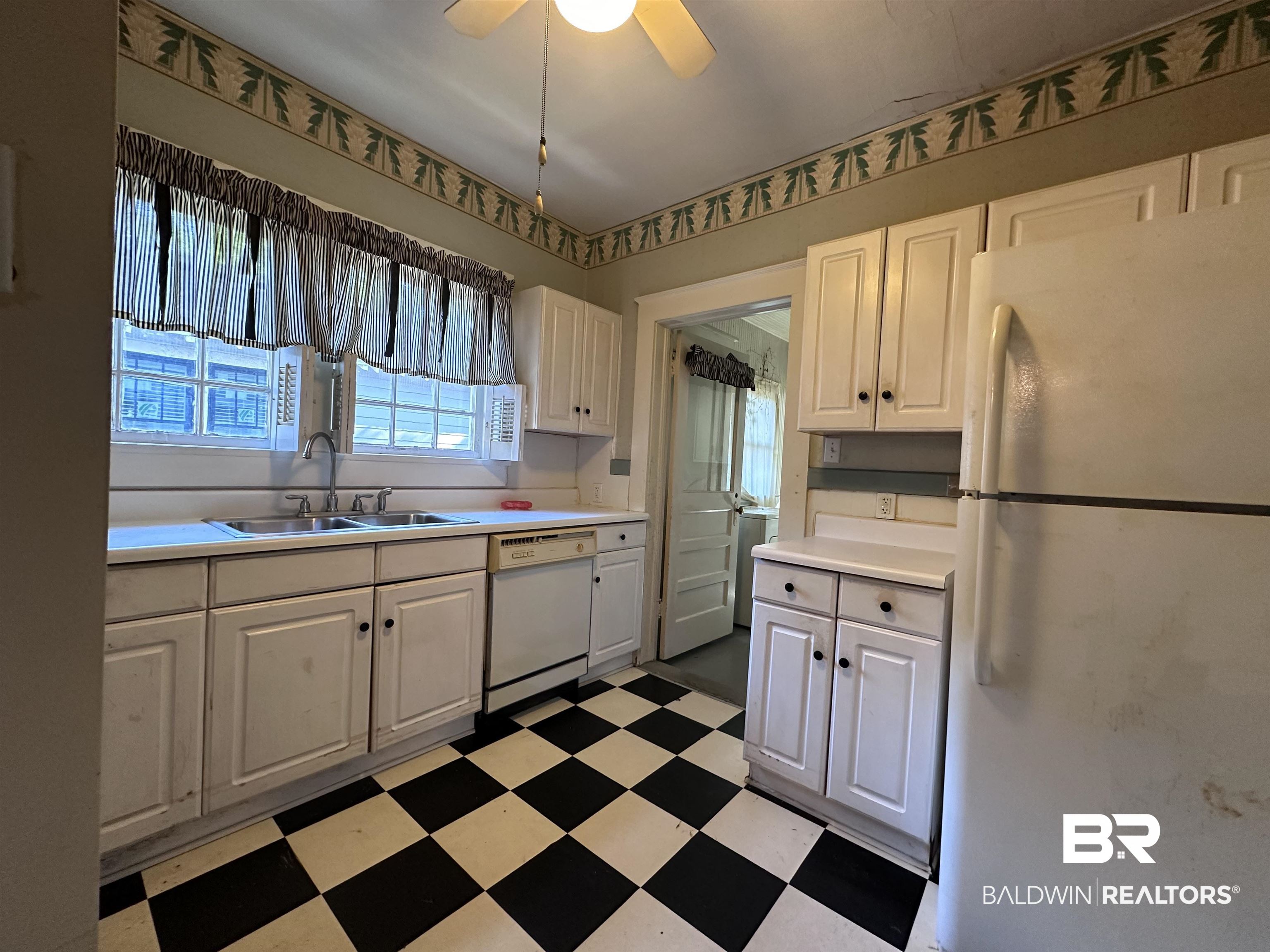 110 Florence Place Mobile, AL 36607 - Photo 5 of 11