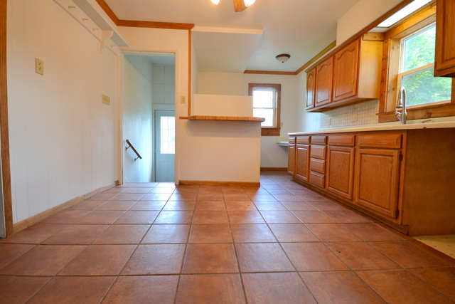 408 Catherine Street Ottawa, IL 61350 - Photo 7 of 20