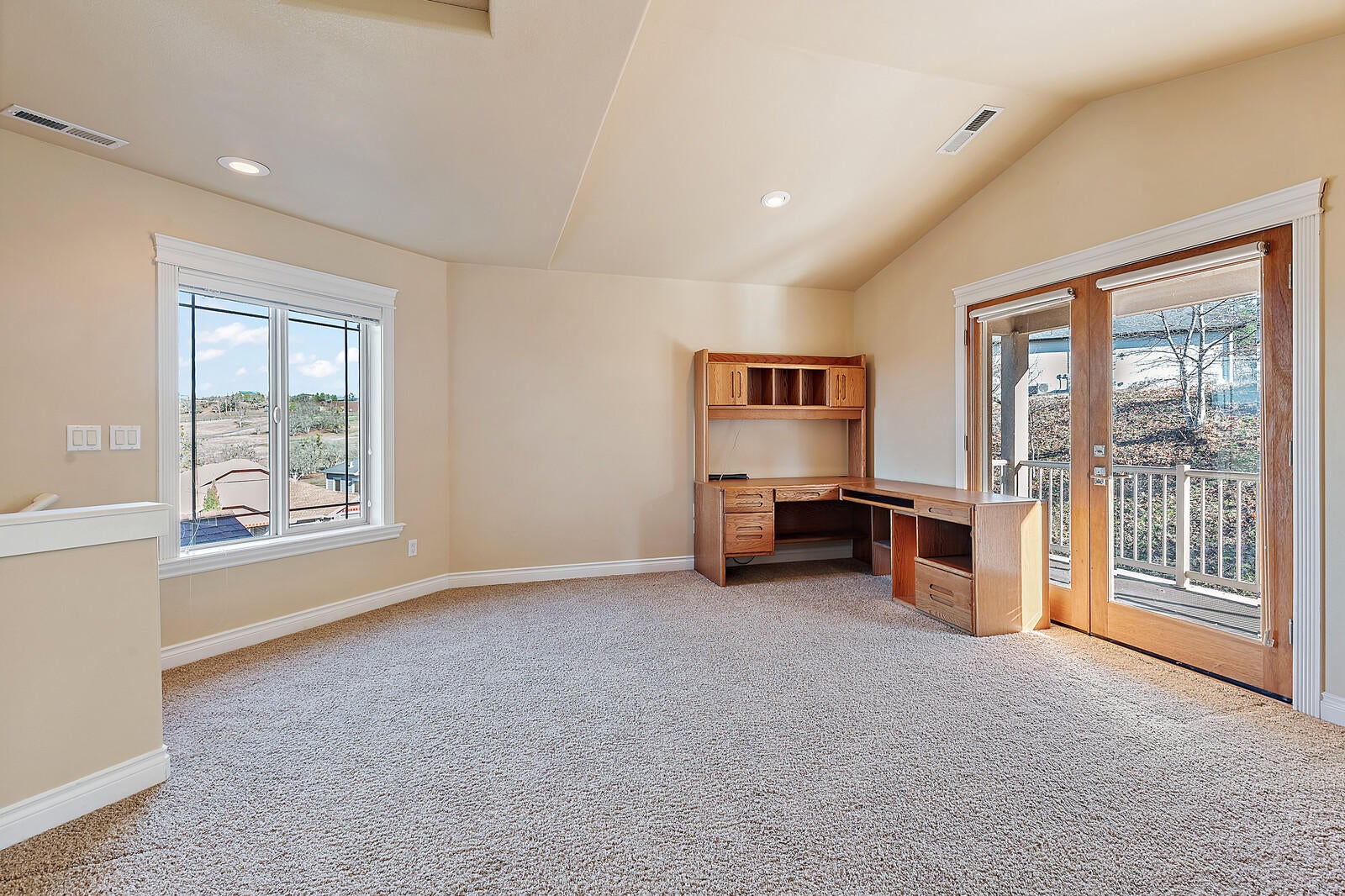 1306 Poppy Ridge Drive Eagle Point, OR 97524 - Photo 16 of 32 16