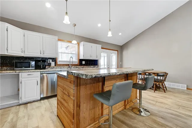 $225,000 | 1358 South Delaware, Independence, MO 64055