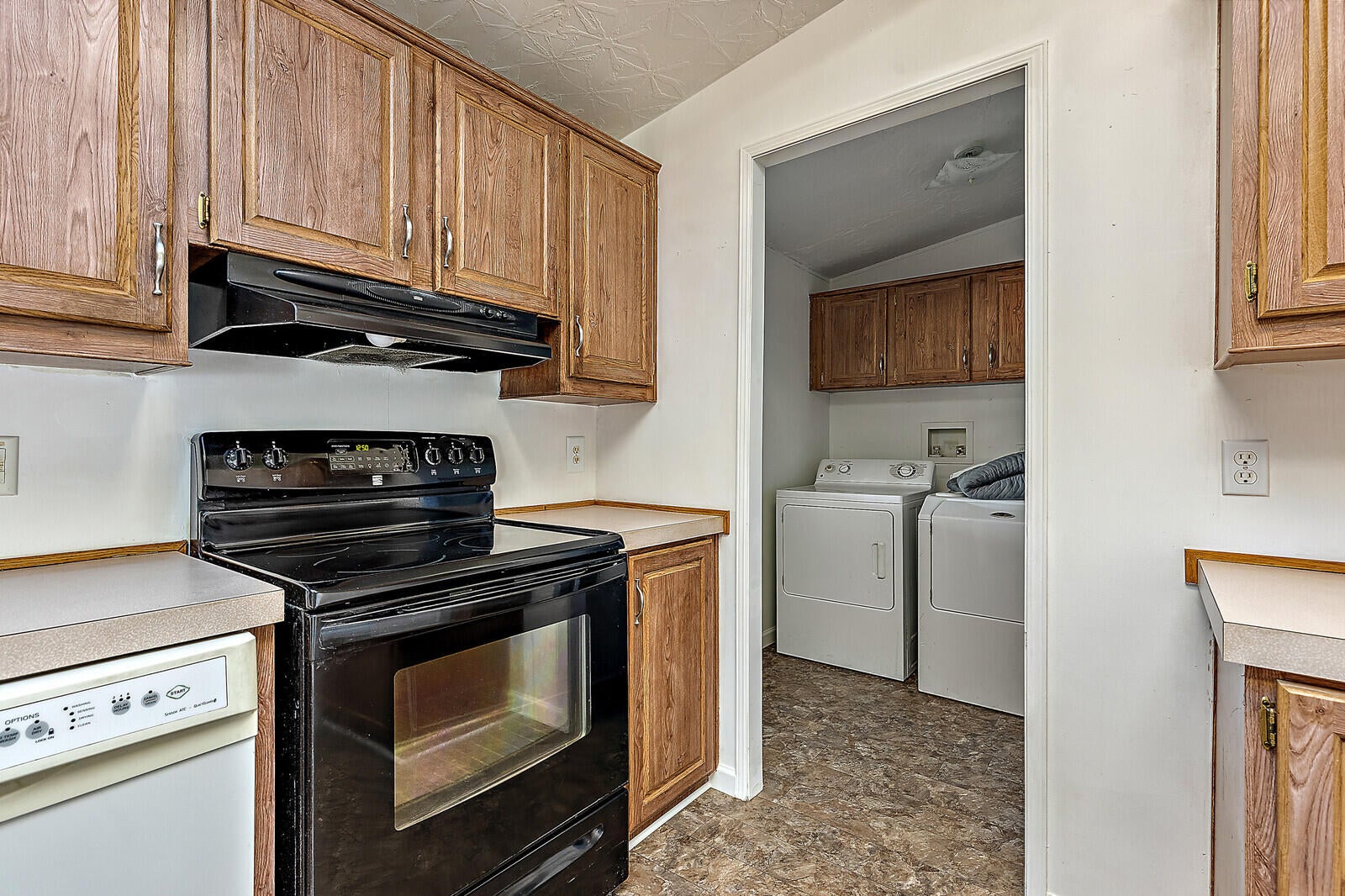 6352 Harold Road Central Point, OR 97502 - Photo 6 of 29 22_HR_22_mls