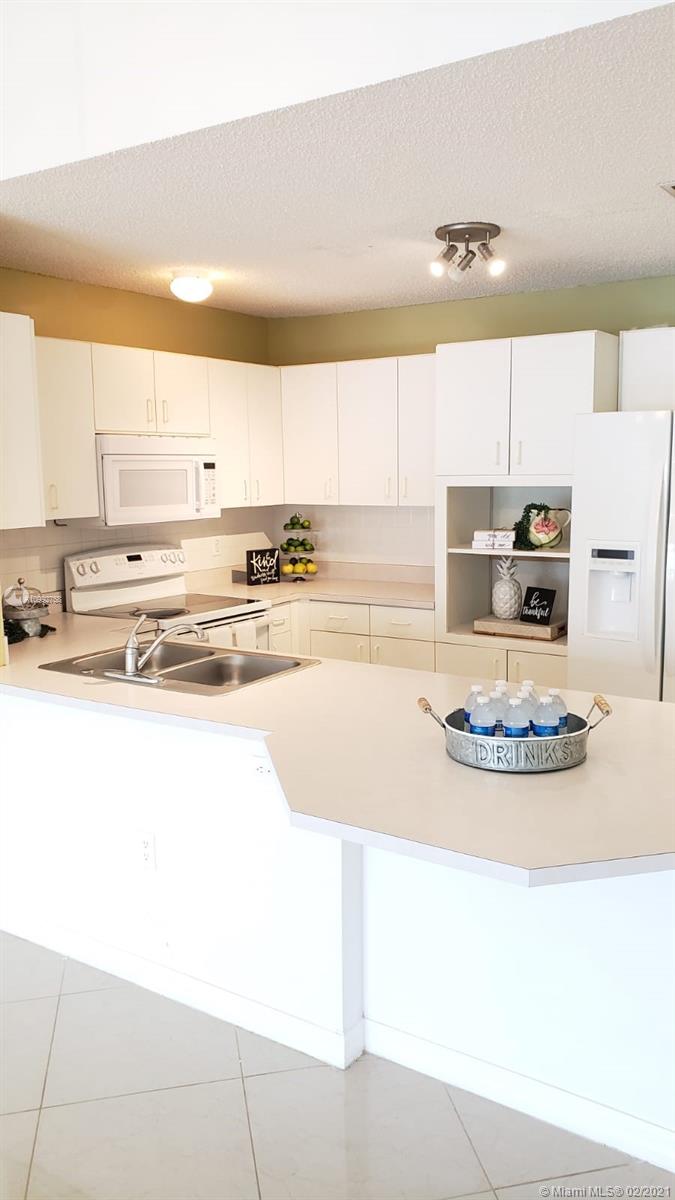 6714 North Pine Island Road Tamarac, FL 33321 - Photo 11 of 52 Gallery Image 11