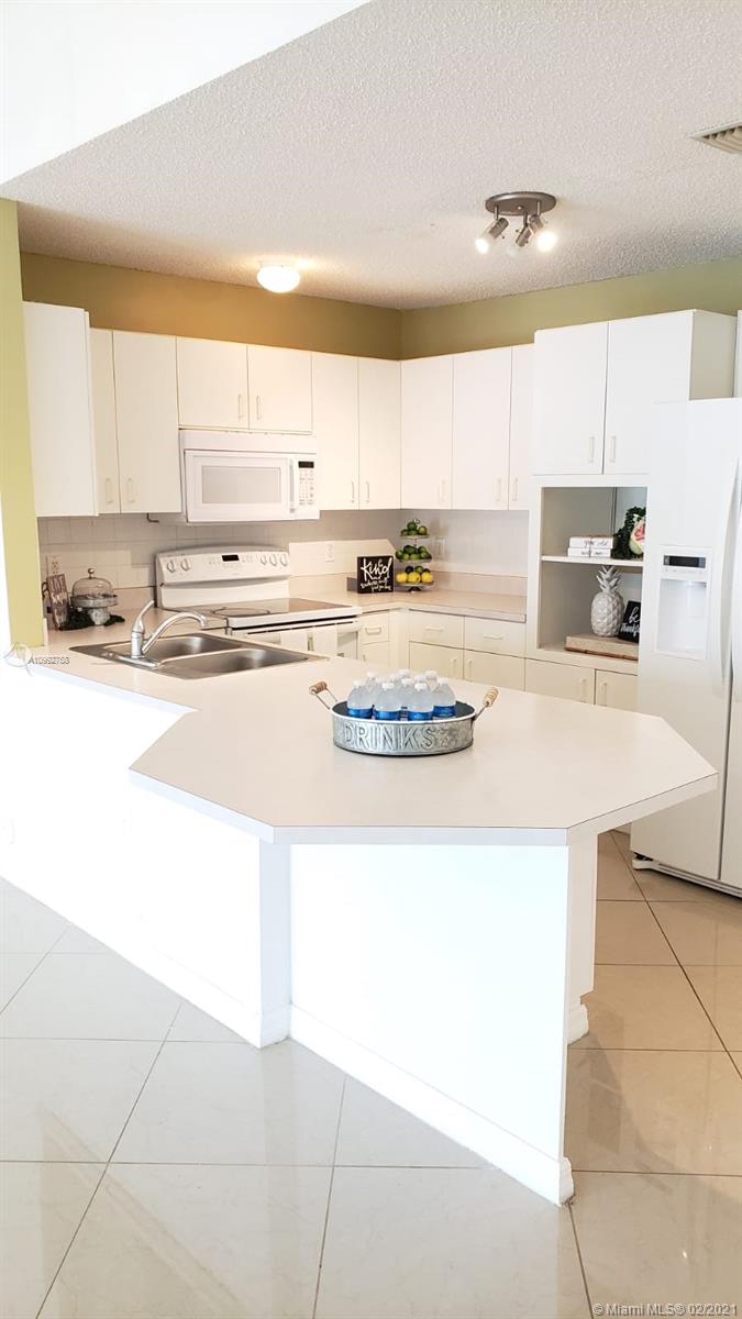 6714 North Pine Island Road Tamarac, FL 33321 - Photo 13 of 52 Gallery Image 13