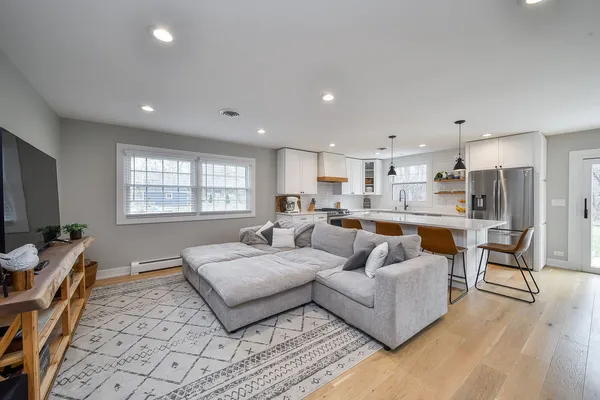 $565,000 | 3N556 Woodland Avenue, West Chicago, IL 60185