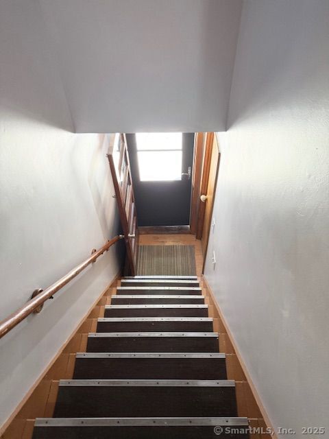 121 Pinehurst Avenue New Britain, CT 06053 - Photo 4 of 14 a view of entryway