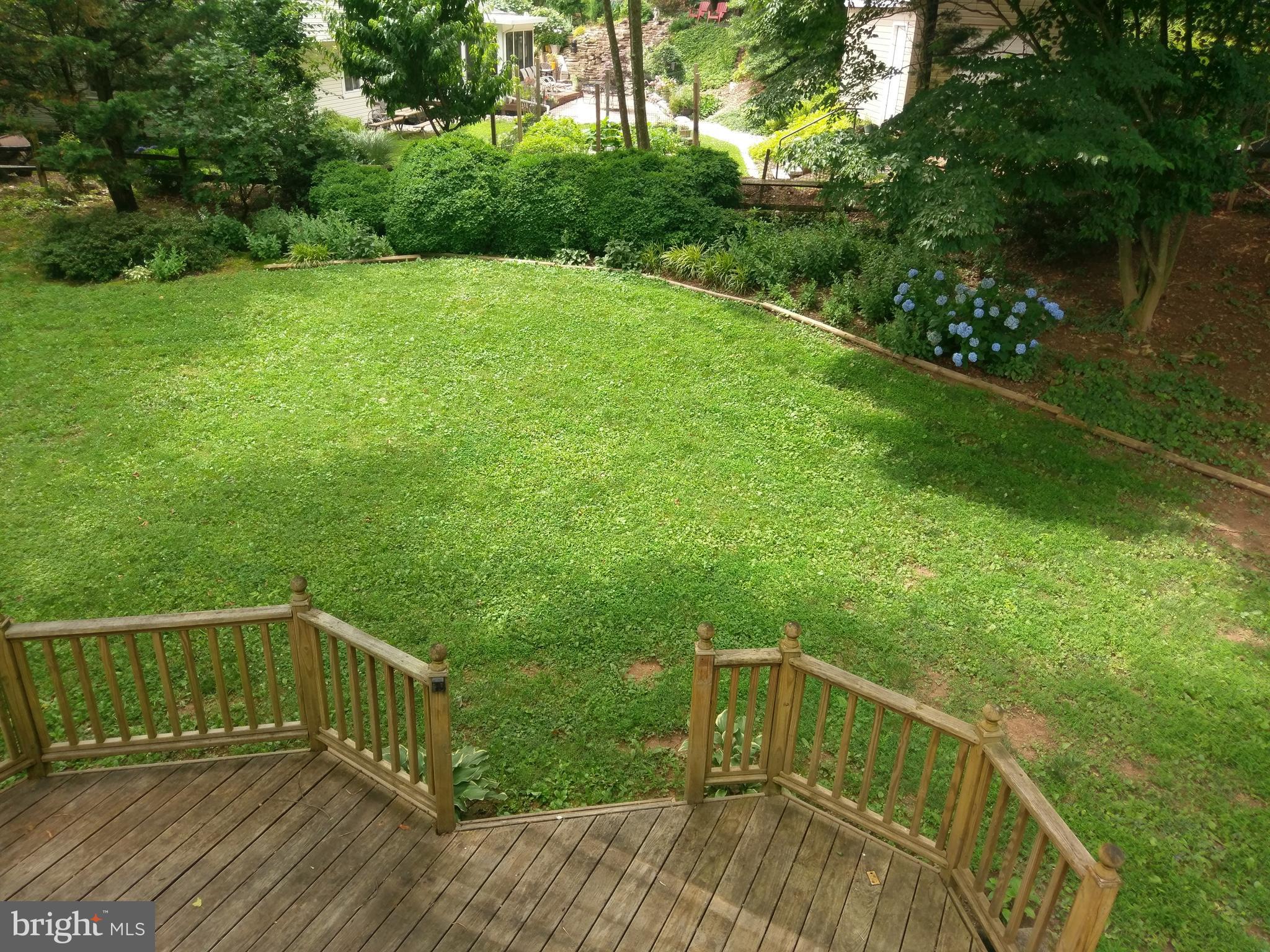 9840 Moyer Road Damascus, MD 20872 - Photo 9 of 20 Private rear yard with deck