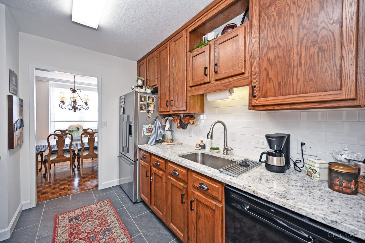 2444 Madison Road, Unit 1811 Cincinnati, OH 45208 - Photo 18 of 35 Gallery Image 18