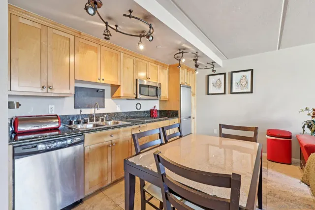 $398,500 | 1333 Eighth Avenue, Unit 407, San Diego, CA 92101