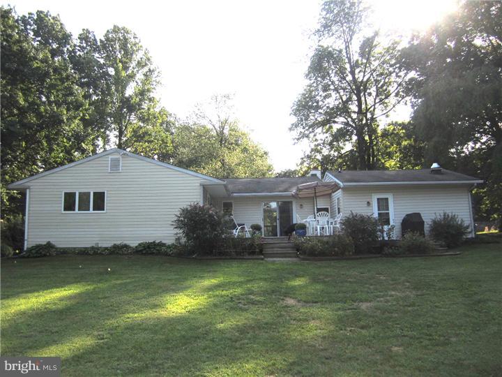 9 Rampart West Media, PA 19063 - Photo 23 of 25 Exterior Back