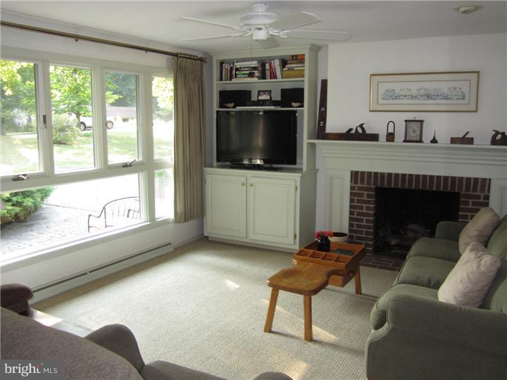 9 Rampart West Media, PA 19063 - Photo 4 of 25 Living Room