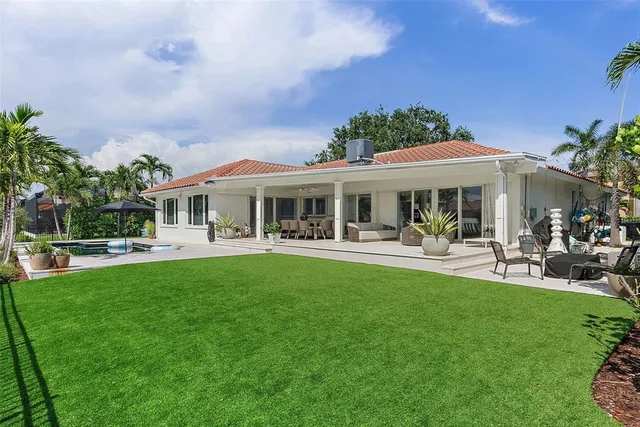 $1,595,000 | 1985 Carolina Avenue Northeast, St. Petersburg, FL 33703