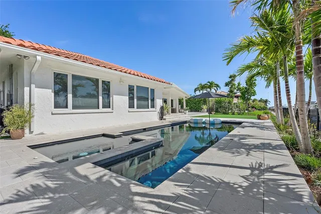 $1,595,000 | 1985 Carolina Avenue Northeast, St. Petersburg, FL 33703