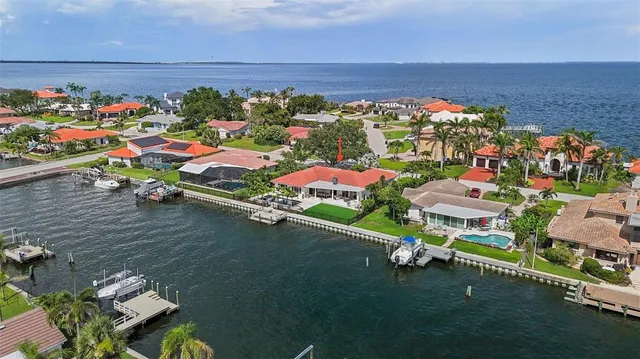 $1,595,000 | 1985 Carolina Avenue Northeast, St. Petersburg, FL 33703