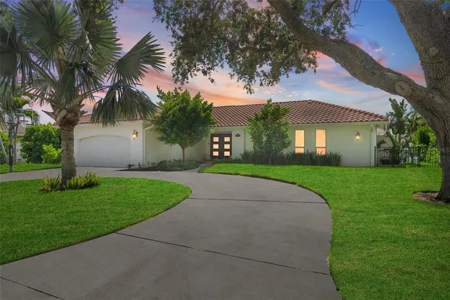 $1,595,000 | 1985 Carolina Avenue Northeast, St. Petersburg, FL 33703