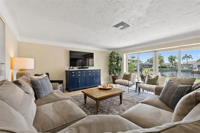 $1,595,000 | 1985 Carolina Avenue Northeast, St. Petersburg, FL 33703