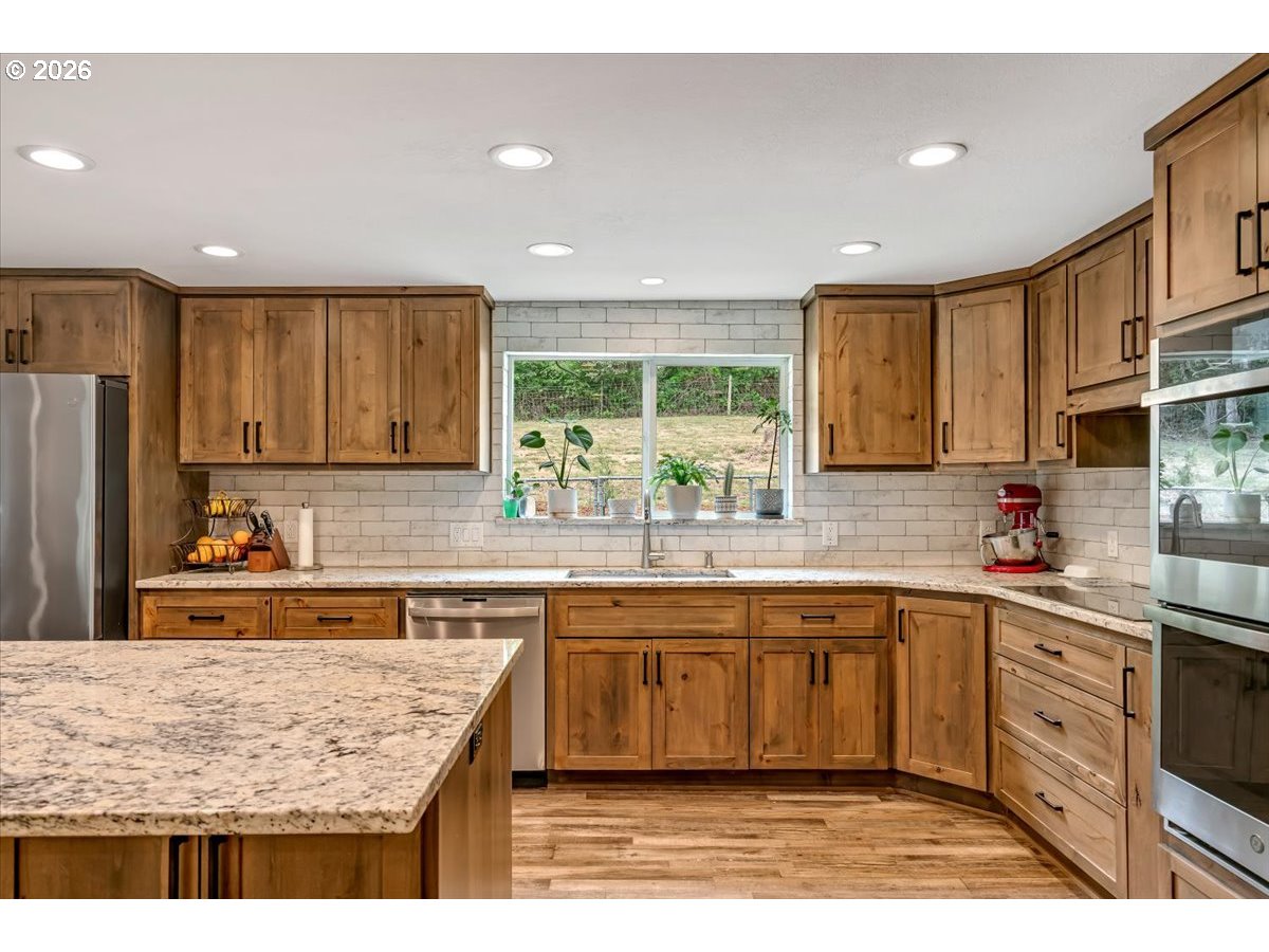 4825 Cooper Hollow Road Dallas, OR 97338 - Photo 13 of 48