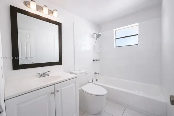 $1,400 | 4081 North Dixie Highway, Unit 28, Oakland Park, FL 33334