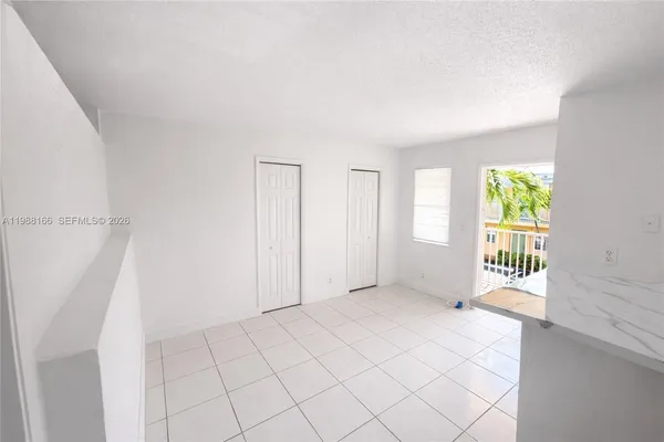 $1,400 | 4081 North Dixie Highway, Unit 28, Oakland Park, FL 33334