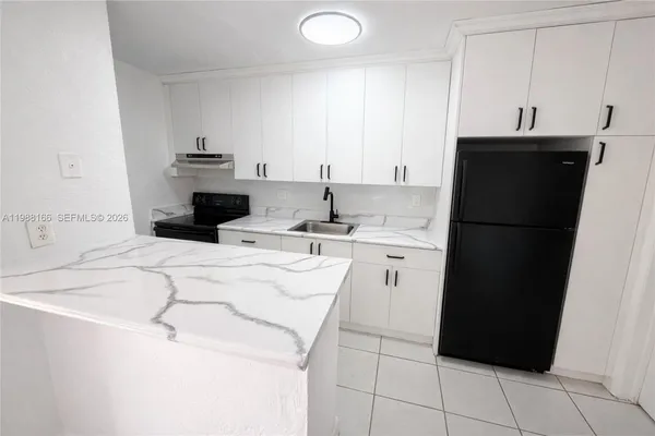 $1,400 | 4081 North Dixie Highway, Unit 28, Oakland Park, FL 33334